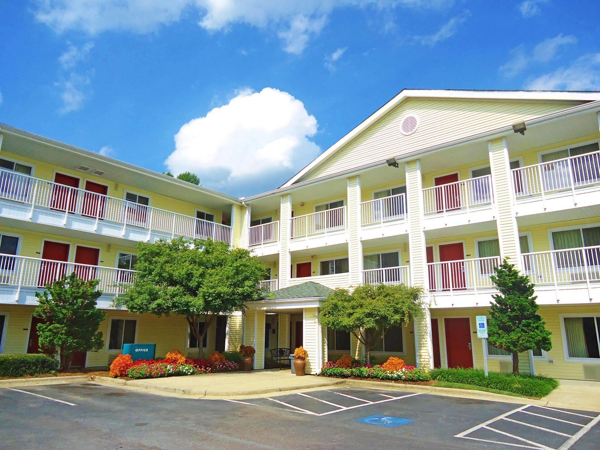 Hometowne Studios By Red Roof Winston-Salem - University Pkwy Eksteriør billede